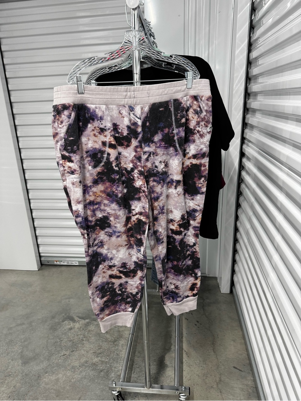 Torrid | Jogger Sweatpants in Berry Tye Dye | size 3
